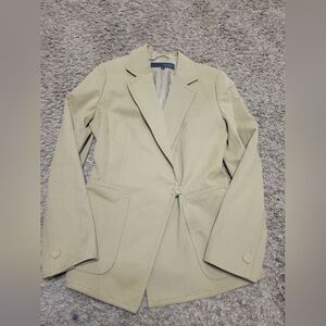 Women's Tan BlazerGay Giano venda moda blazer size 42. 100% cotton outside.